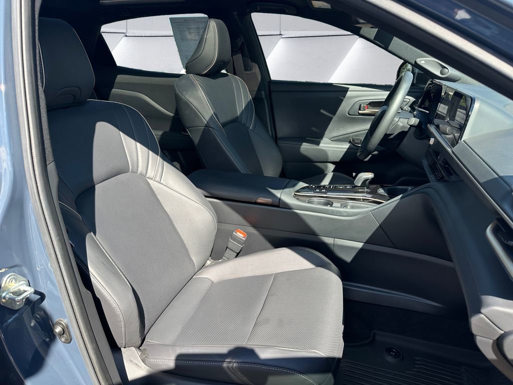 Used 2025 Toyota Crown Limited w/ Advanced Technology Package image 14