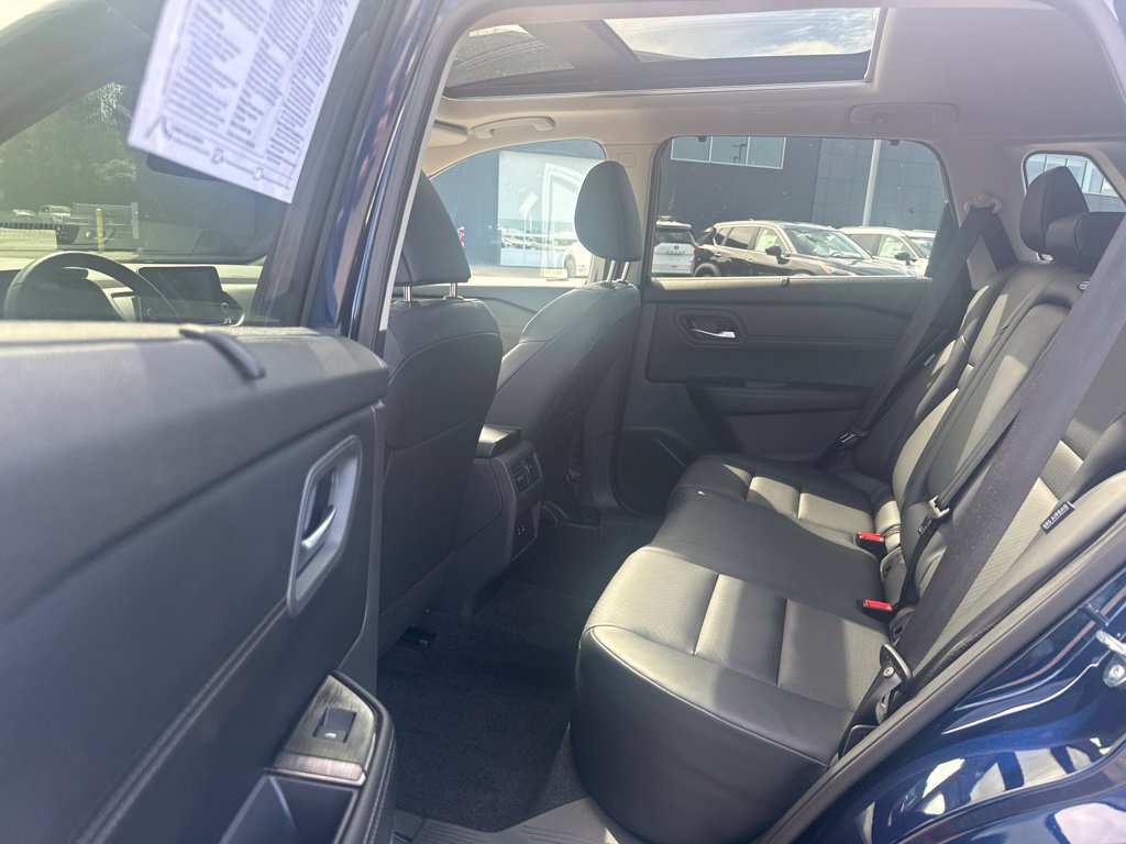 Certified 2025 Nissan Rogue SV w/ SV Premium Package AWD/4WD image 26