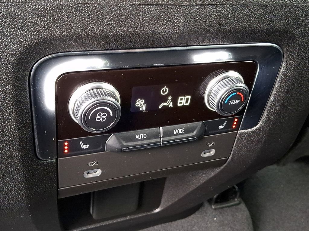 Used 2022 GMC Yukon SLT w/ SLT Luxury Package image 12