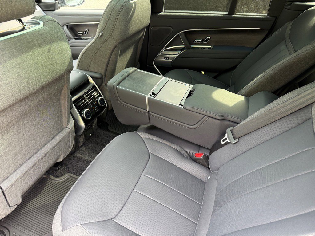 New 2025 Land Rover Range Rover SE image 14