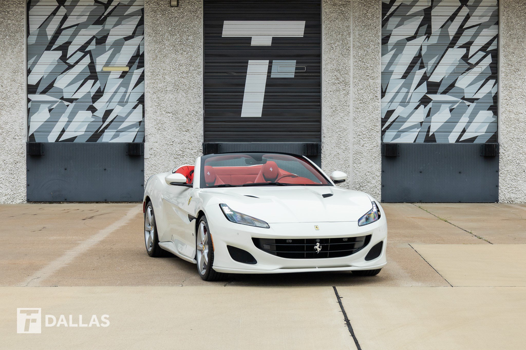Used 2019 Ferrari Portofino RWD image 2