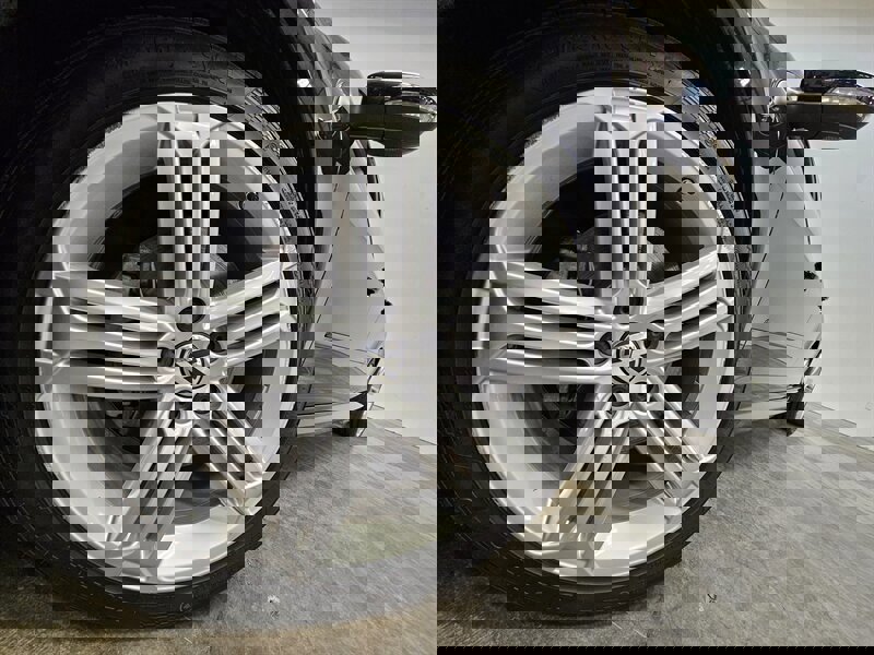 Used 2017 Volkswagen CC R-Line Executive image 19