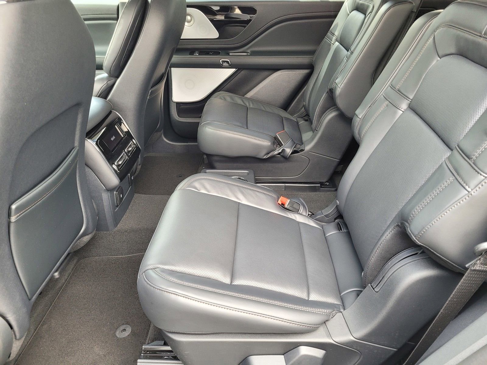 New 2025 Lincoln Aviator Reserve w/ Equipment Group 201A image 7