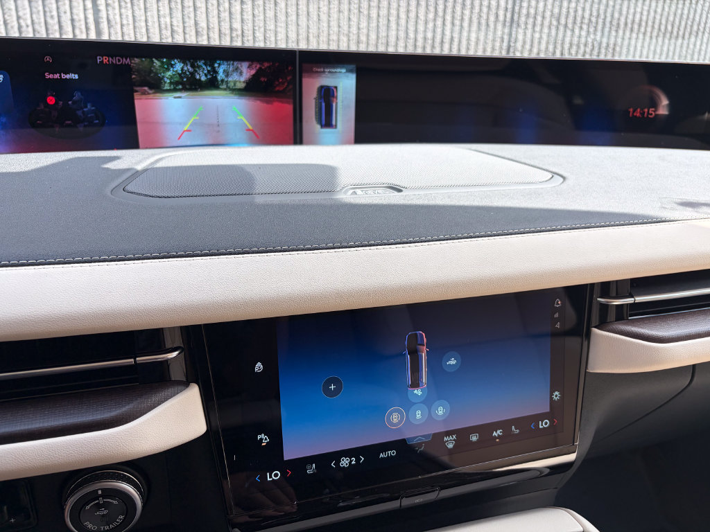 New 2027 Lincoln Navigator Premiere AWD/4WD image 48