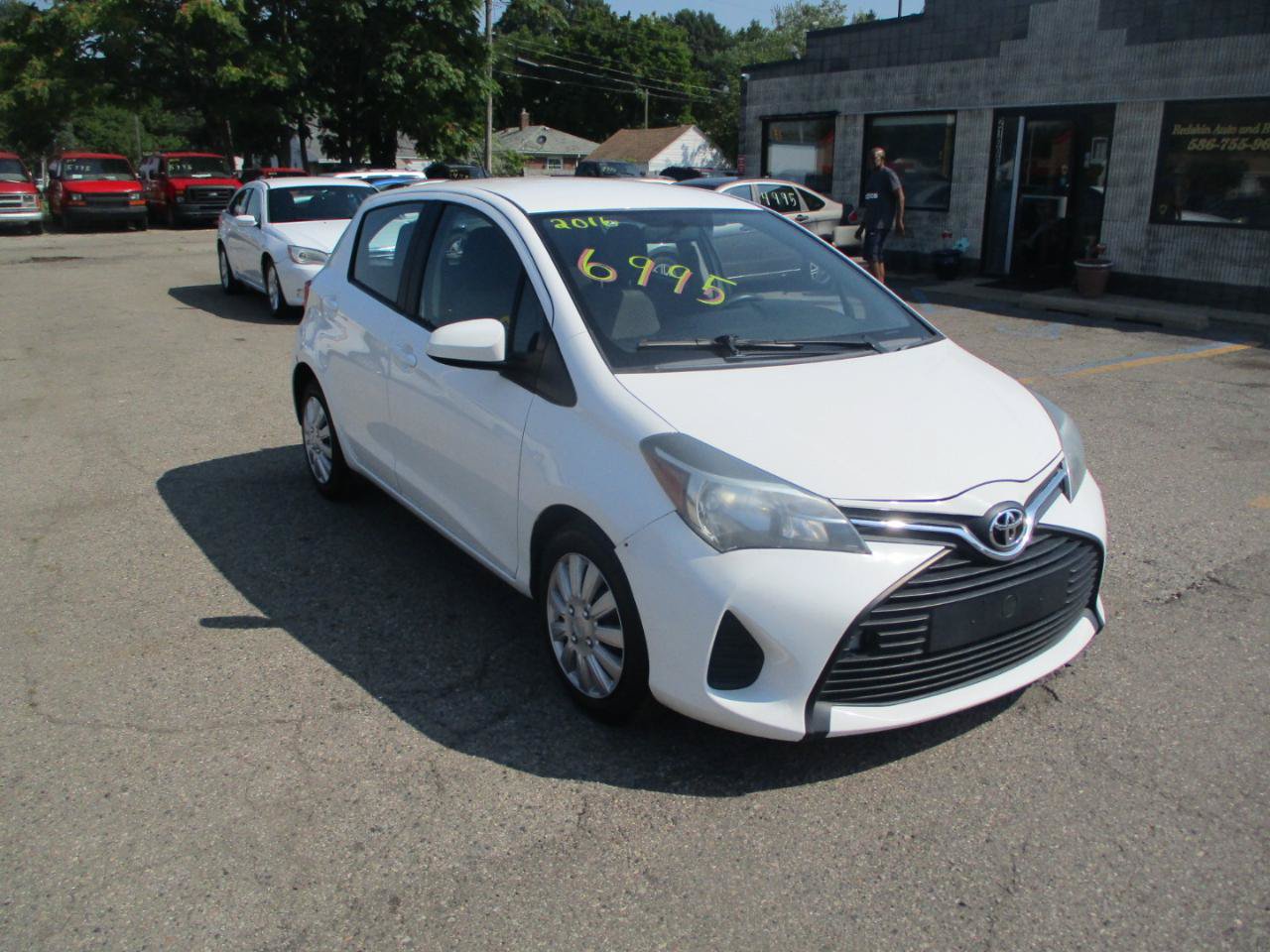 Used 2016 Toyota Yaris L FWD image 1