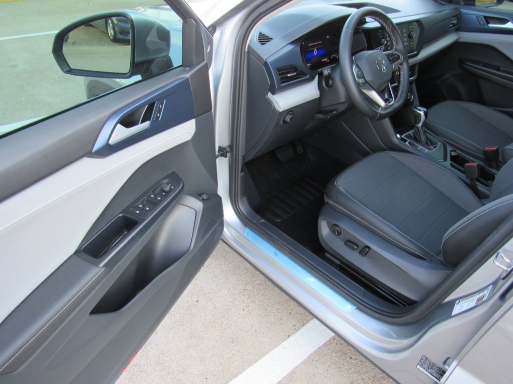 Used 2024 Volkswagen Taos SE FWD image 12