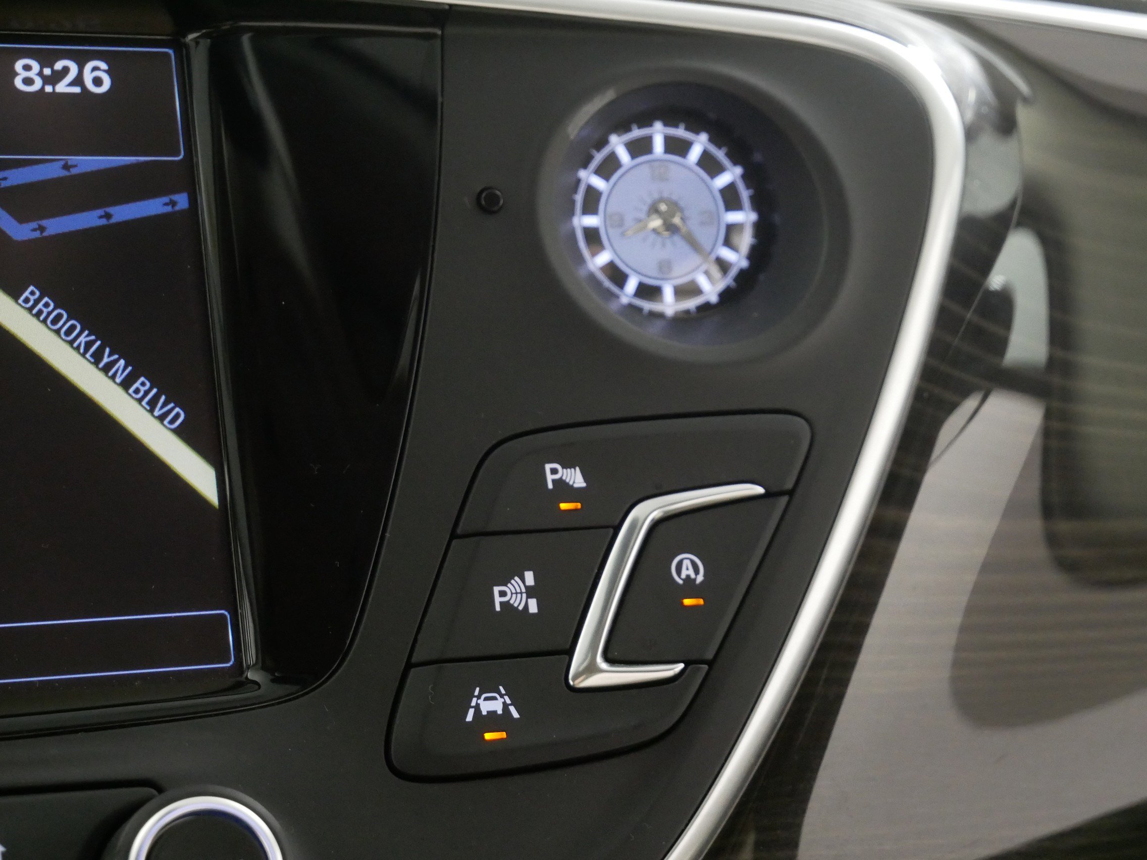 Used 2020 Buick Envision Premium w/ Driver Confidence Package image 32