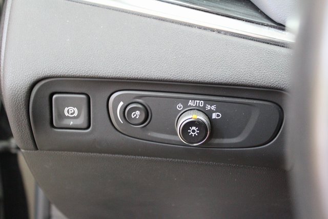 Used 2021 Buick Enclave Essence image 15