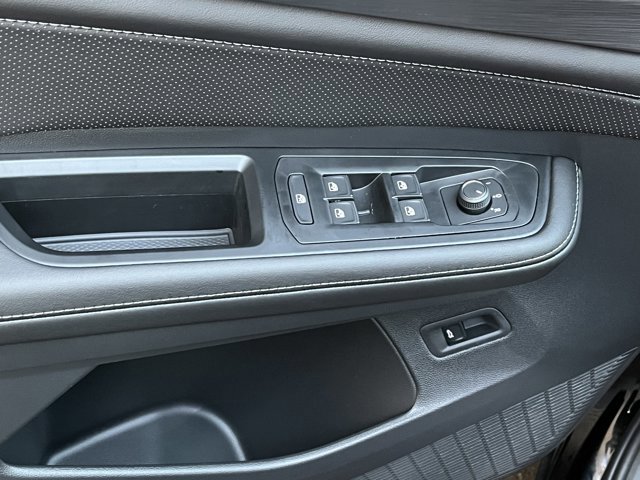 New 2026 Volkswagen Atlas Cross Sport SE image 23