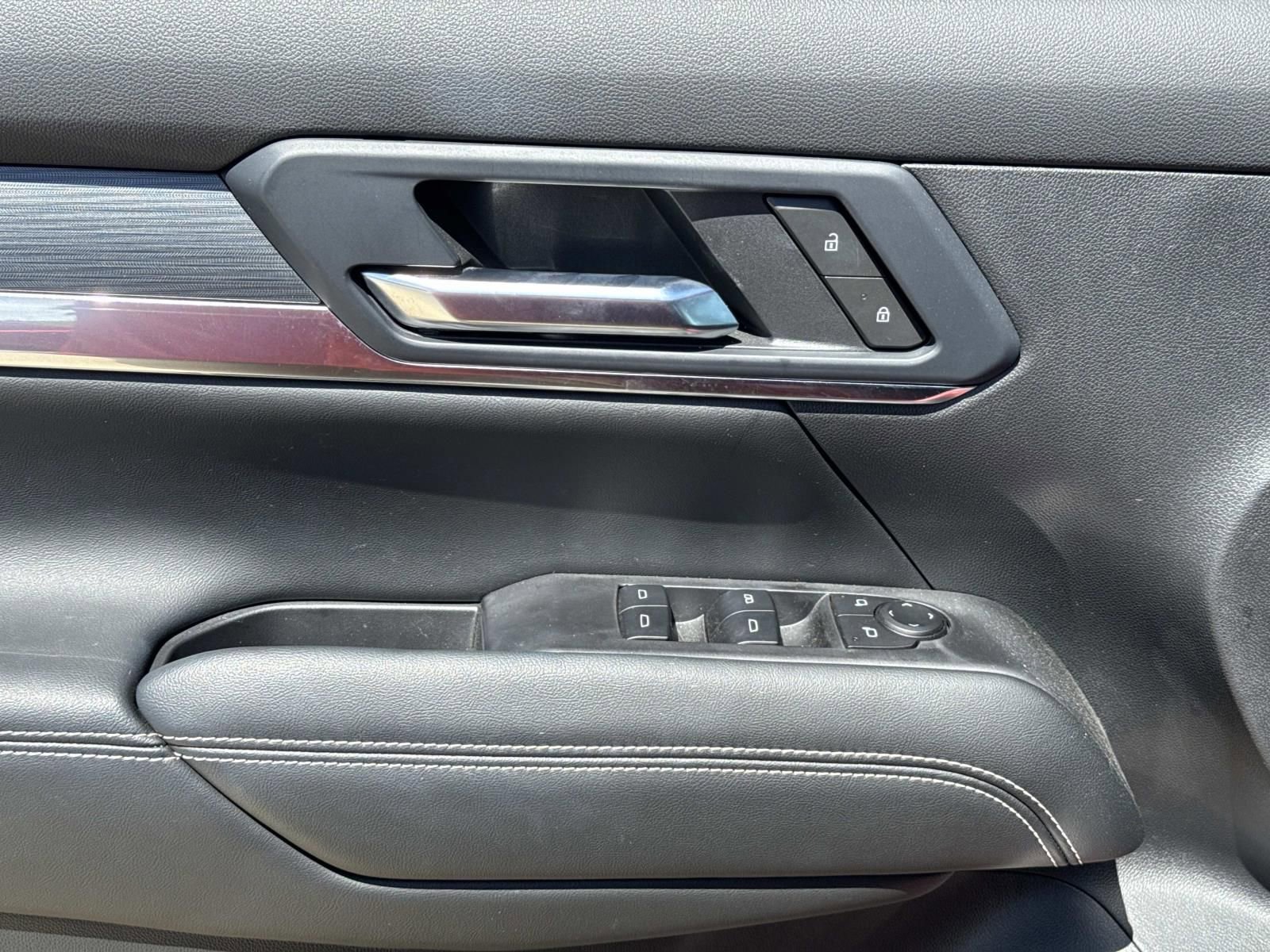 Used 2025 GMC Terrain Elevation image 19