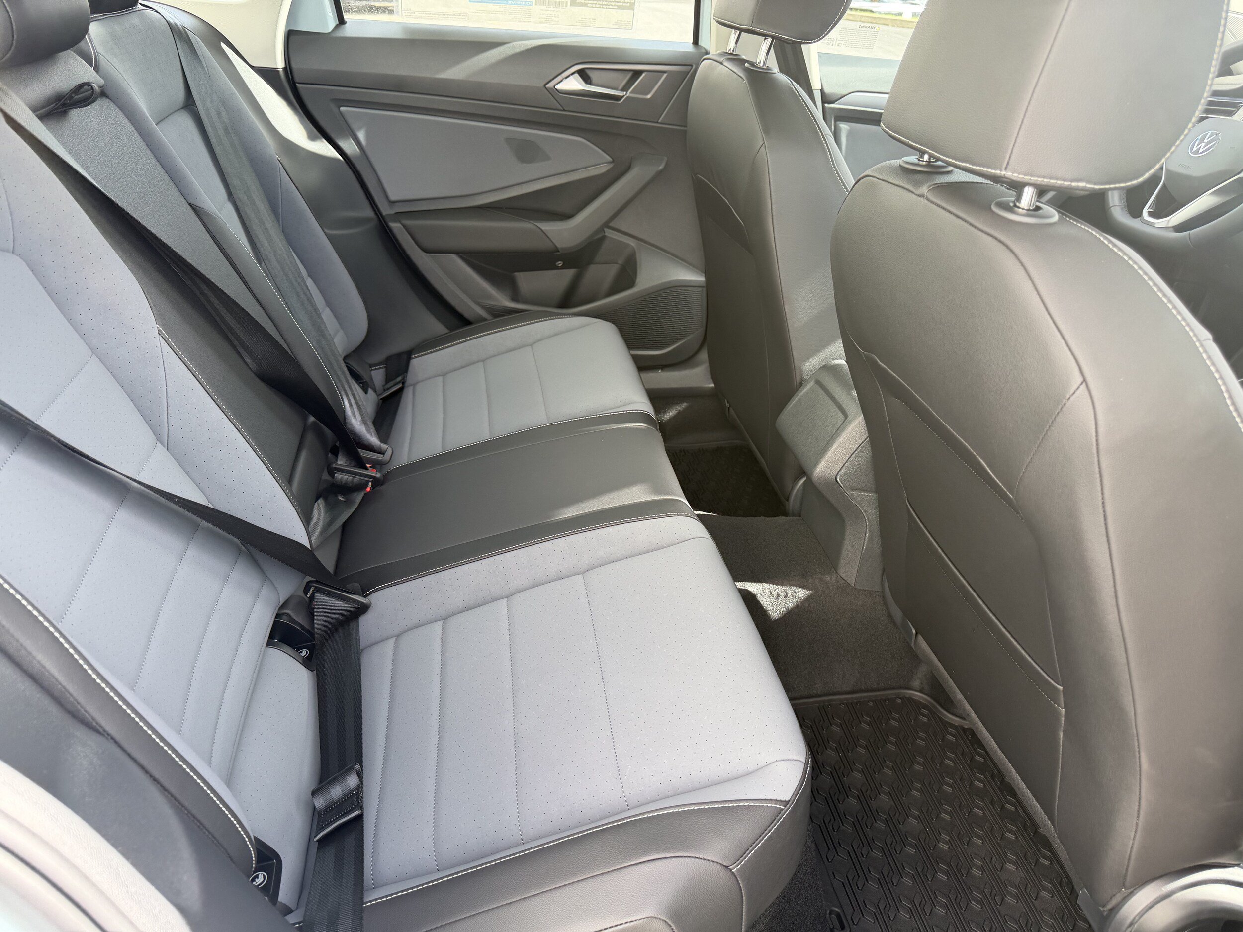 New 2027 Volkswagen Jetta SE FWD image 30
