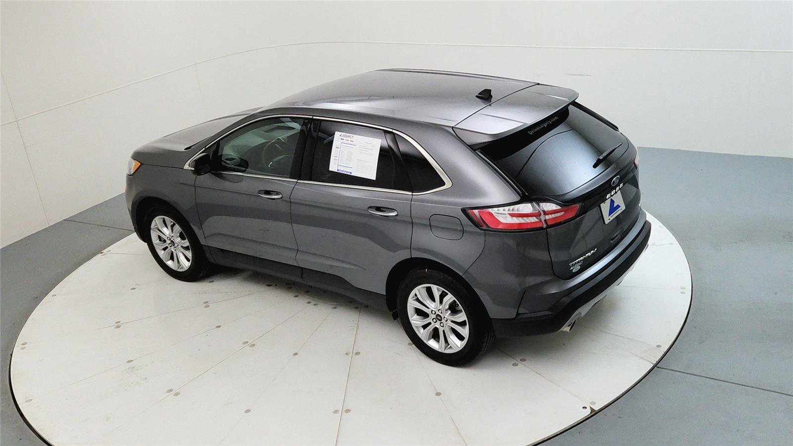 Used 2024 Ford Edge Titanium image 15