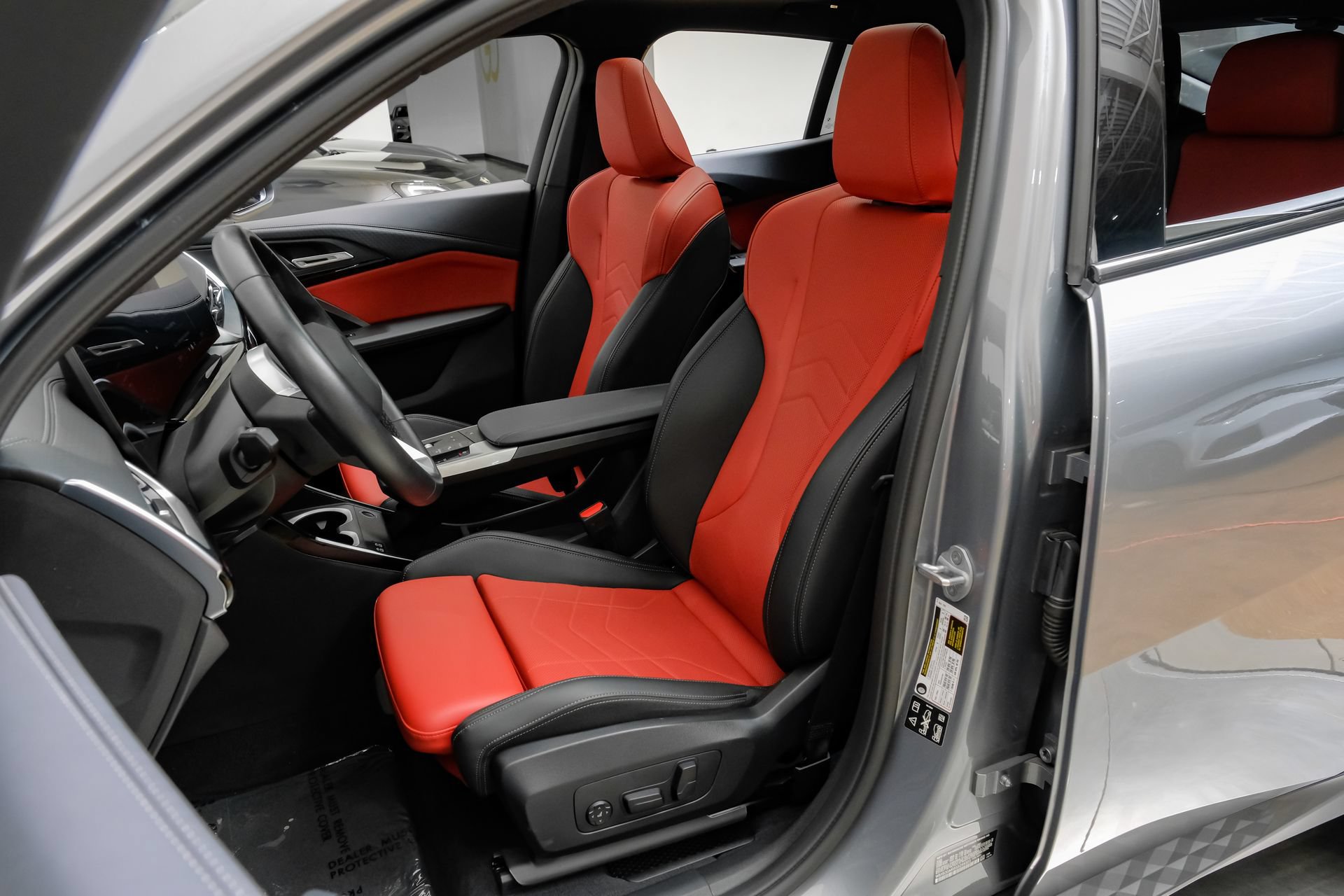 Used 2025 BMW X2 xDrive28i AWD/4WD image 34