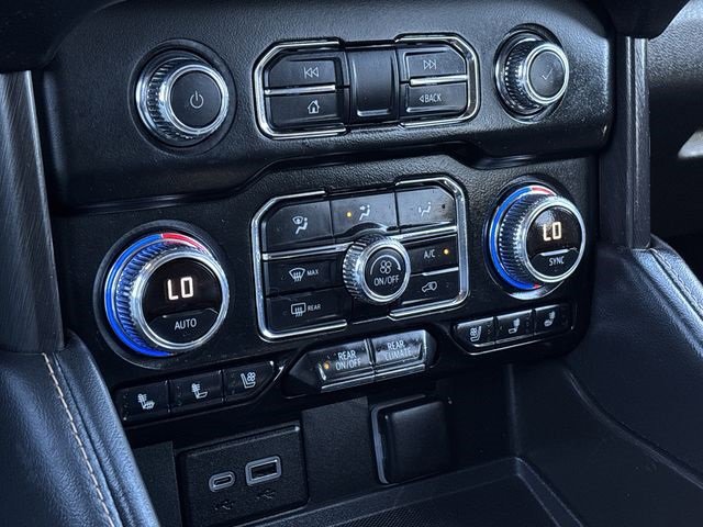 Used 2024 GMC Yukon XL AT4 w/ Technology Package image 34