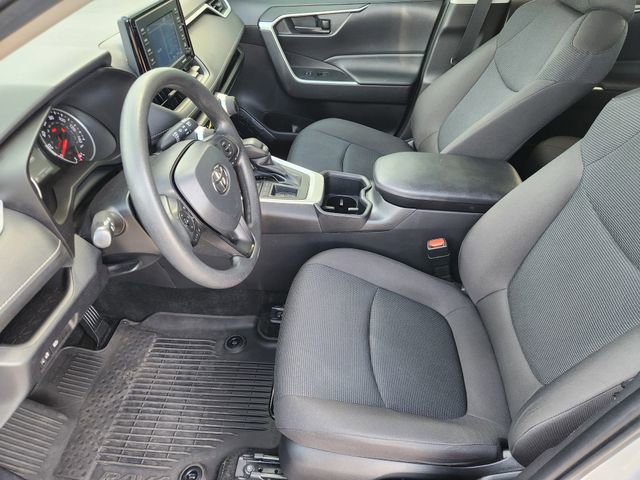 Used 2022 Toyota RAV4 LE image 9
