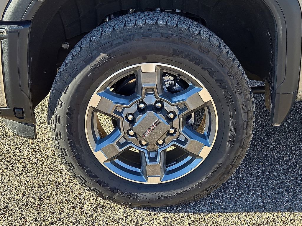 Used 2025 GMC Sierra 2500 SLT w/ SLT Premium Package image 11