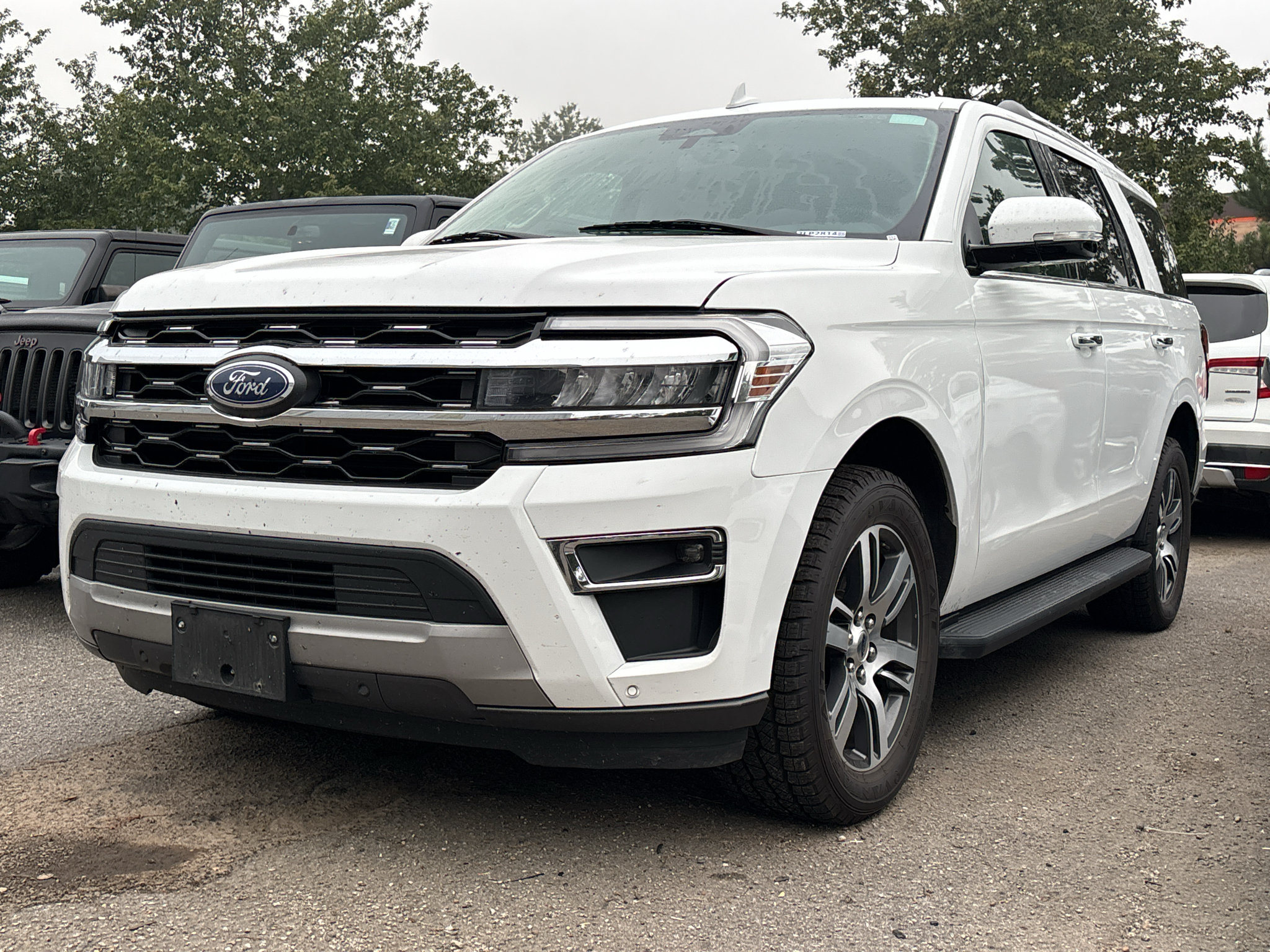 Used 2024 Ford Expedition Limited RWD image 16