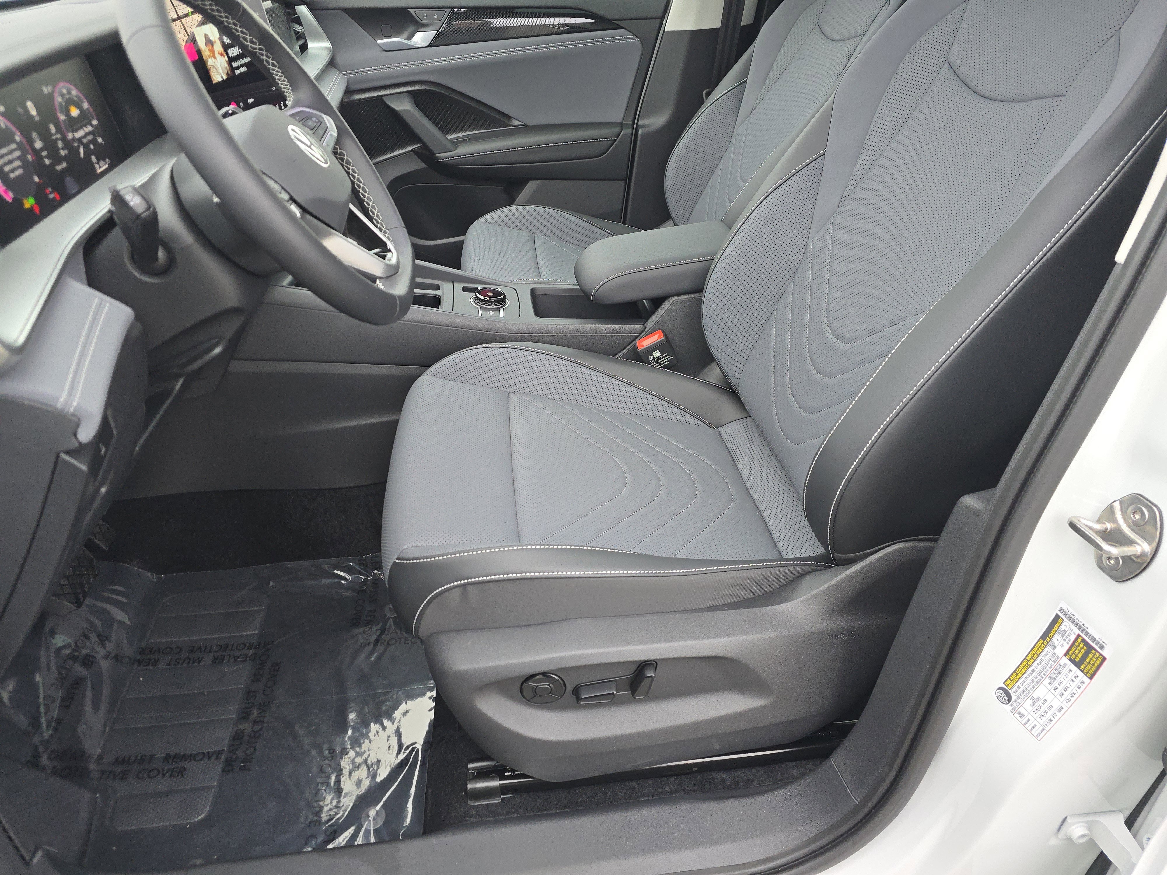 New 2026 Volkswagen Tiguan SE image 18