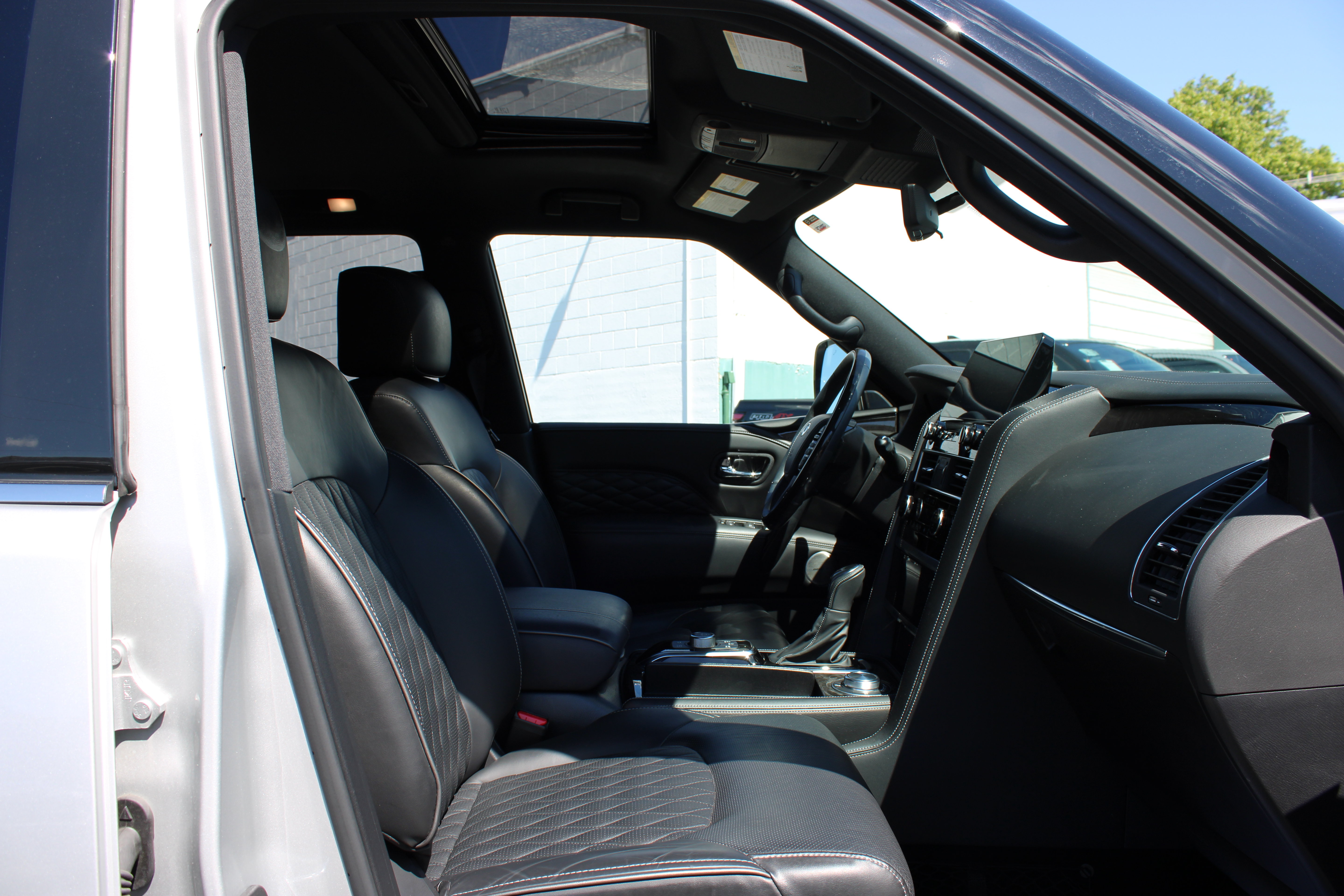 Used 2023 INFINITI QX80 Sensory w/ Cargo Package AWD/4WD image 21