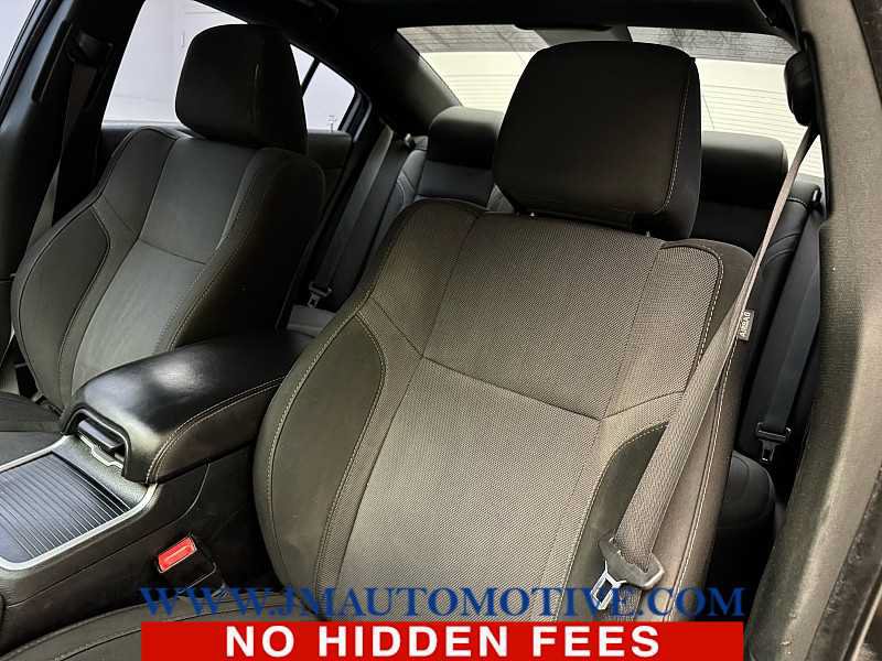 Used 2015 Dodge Charger SXT RWD image 14