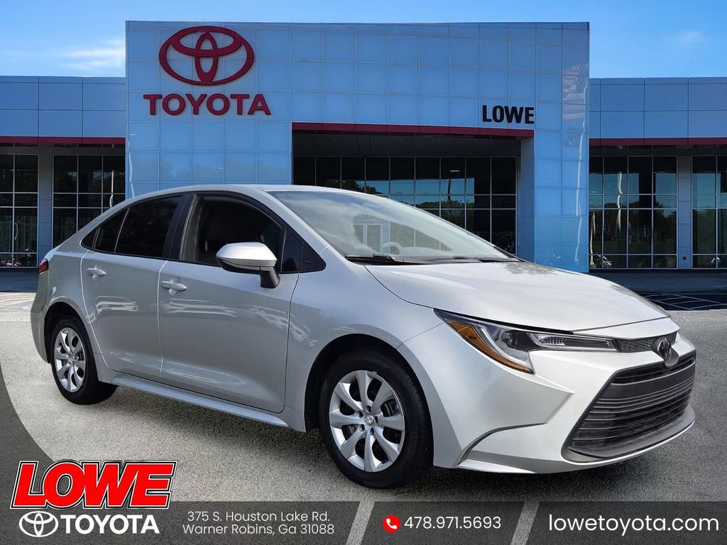 Used 2025 Toyota Corolla LE FWD image 1
