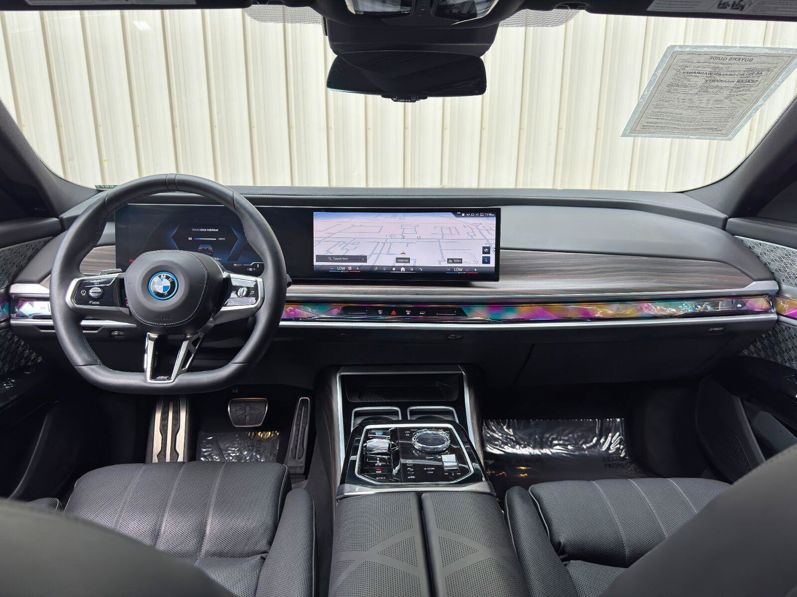 Used 2023 BMW i7 xDrive60 w/ Executive Package 2 AWD/4WD image 14
