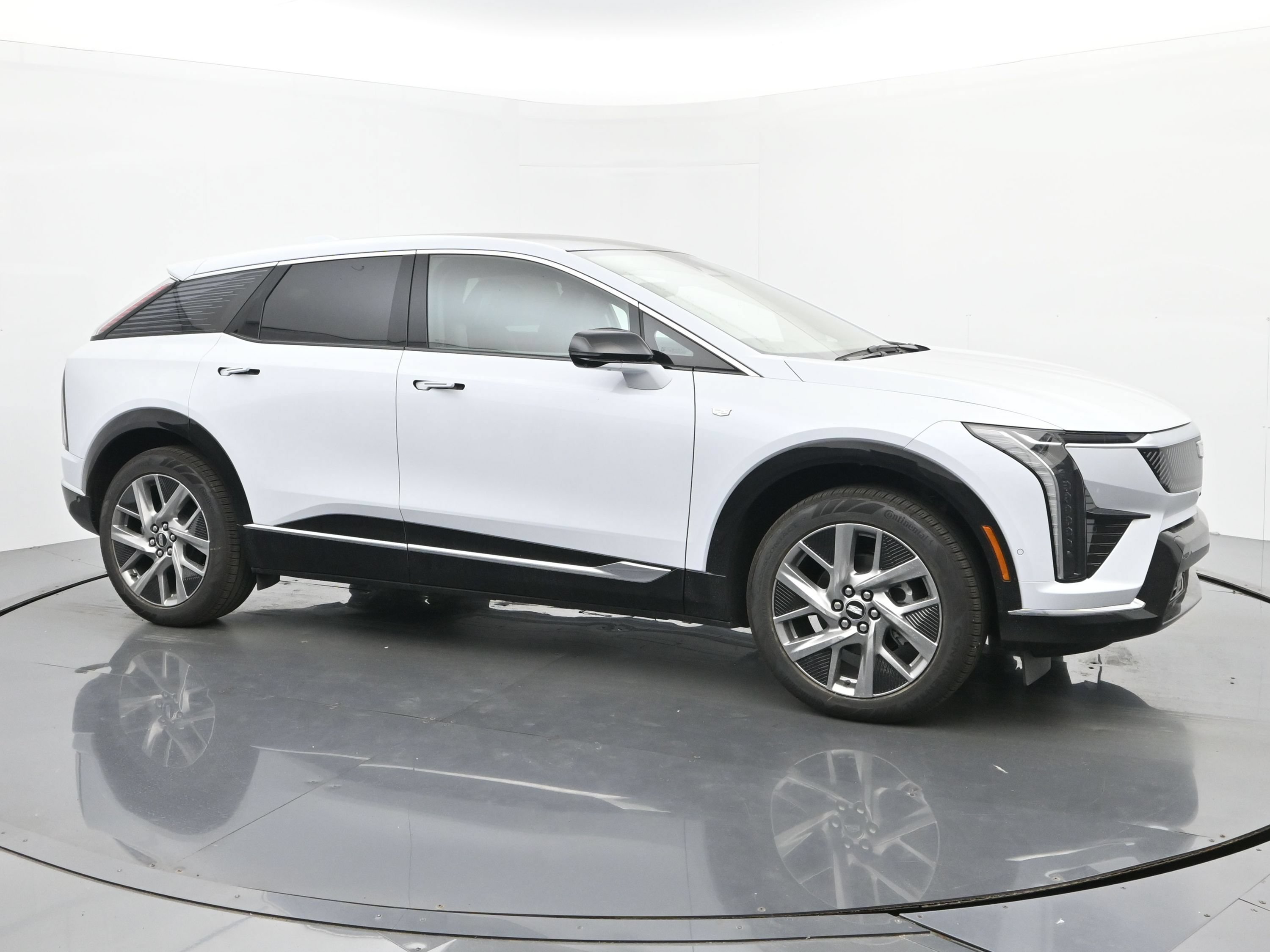 New 2026 Cadillac Optiq Luxury 1 w/ LPO, Floor Liner Package AWD/4WD image 7