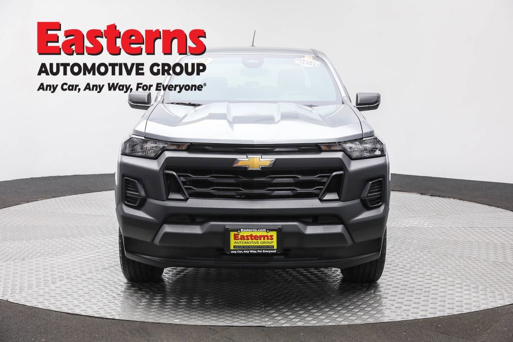 Used 2023 Chevrolet Colorado W/T RWD image 2