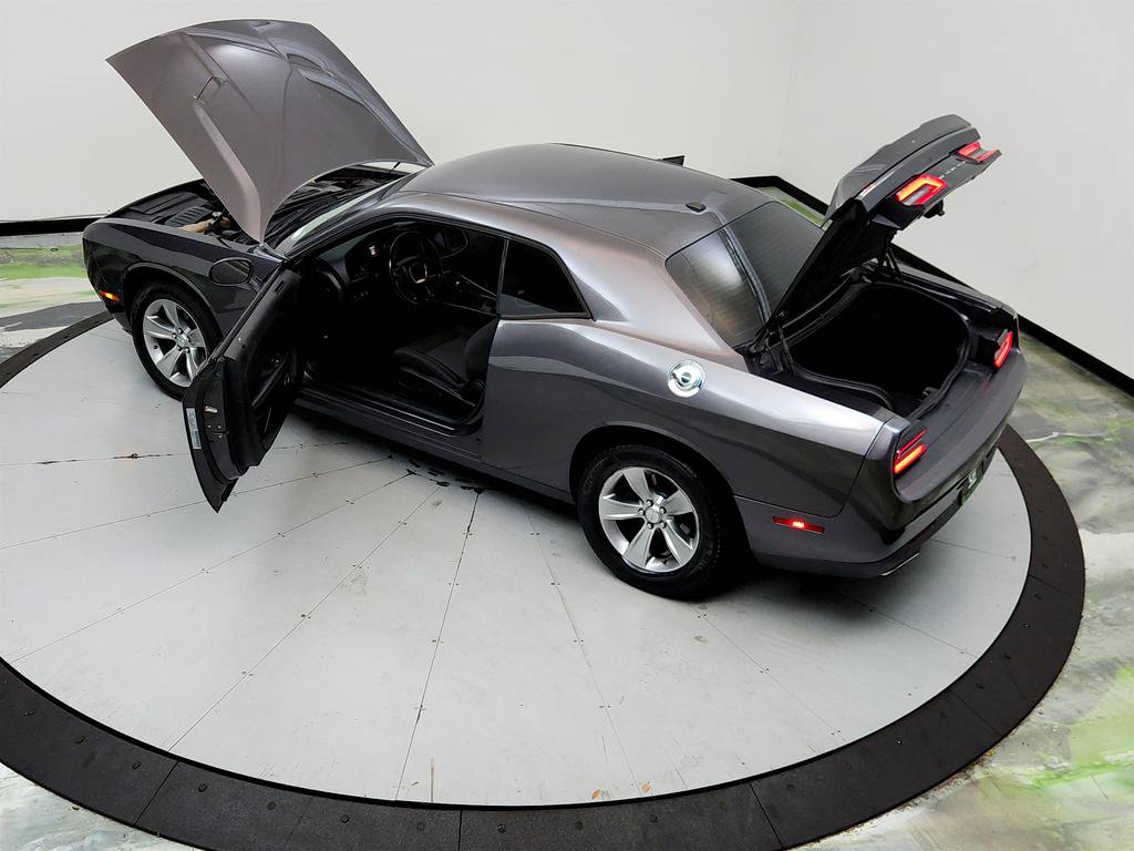 Used 2020 Dodge Challenger SXT RWD image 19