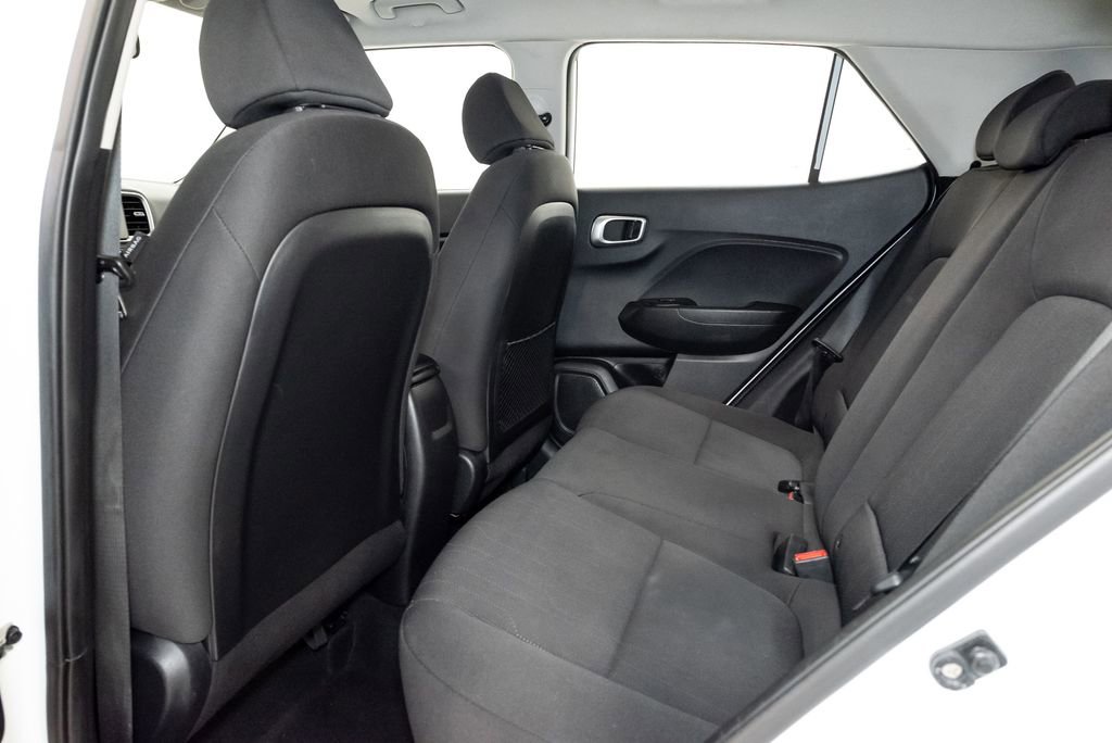 Used 2023 Hyundai Venue SE FWD image 21