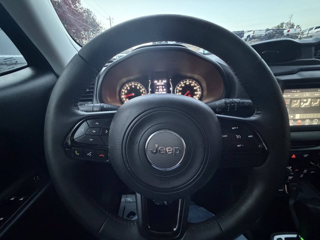 Used 2018 Jeep Renegade Altitude FWD image 13