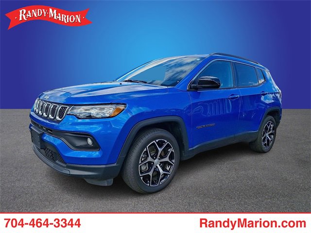 Used 2024 Jeep Compass Latitude image 1