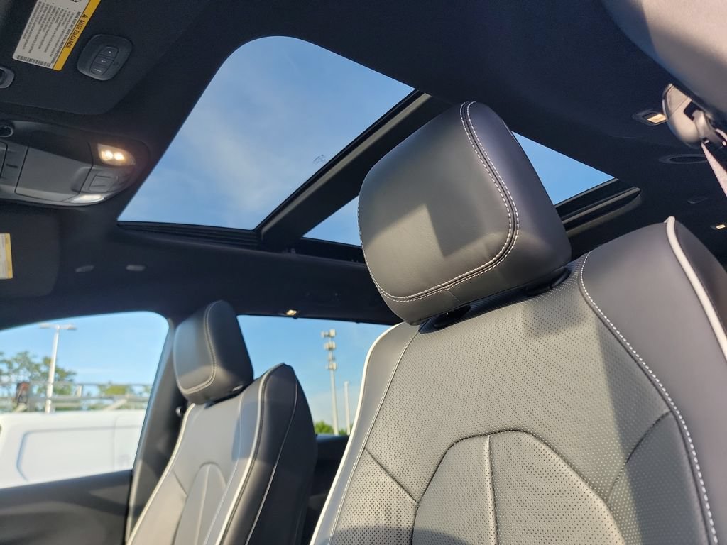 New 2027 Chrysler Pacifica Limited FWD image 16