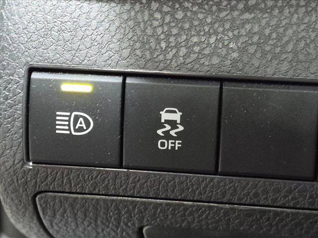 Used 2023 Toyota Camry LE FWD image 13