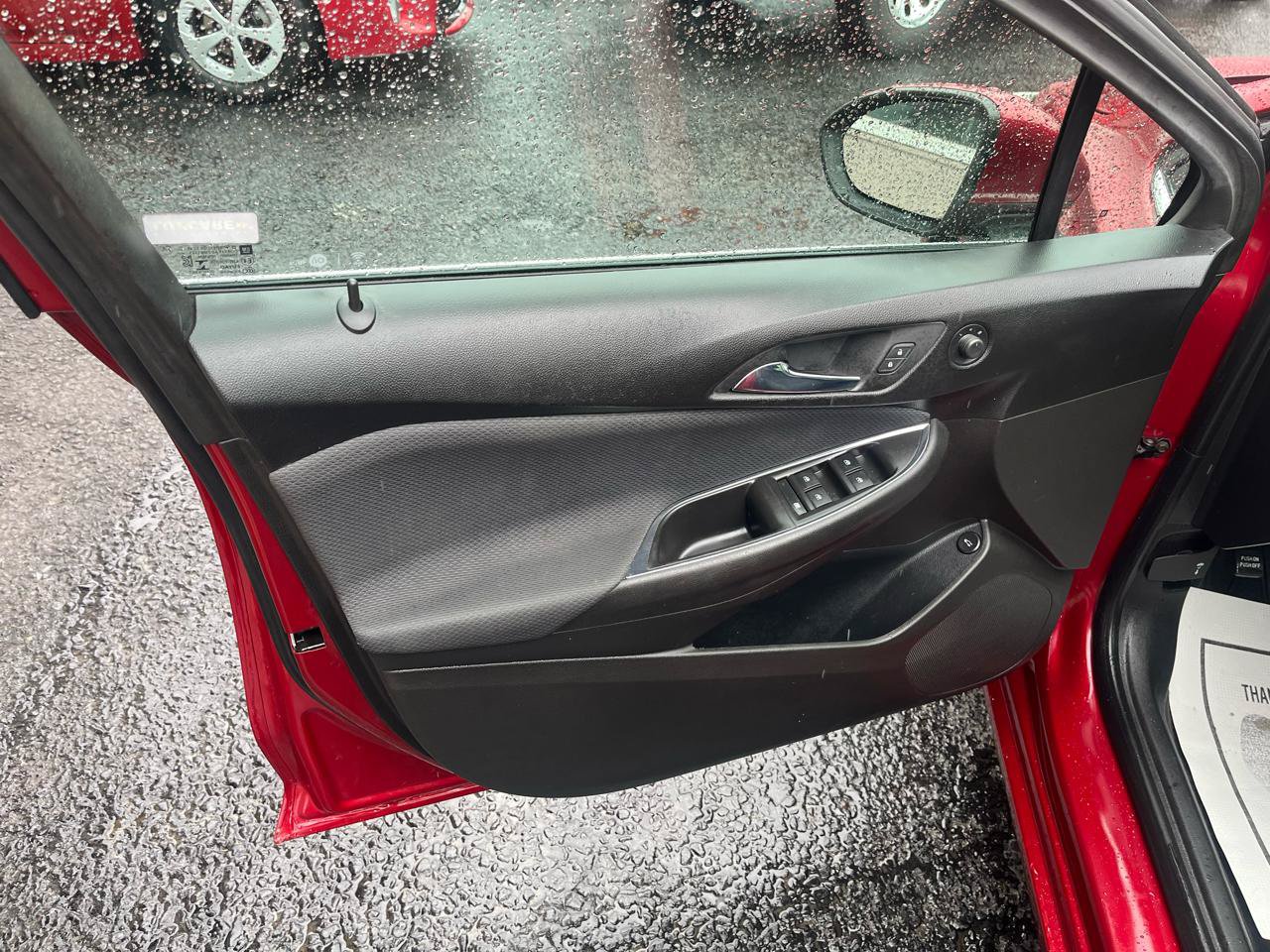 Used 2018 Chevrolet Cruze LT w/ Convenience Package FWD image 25