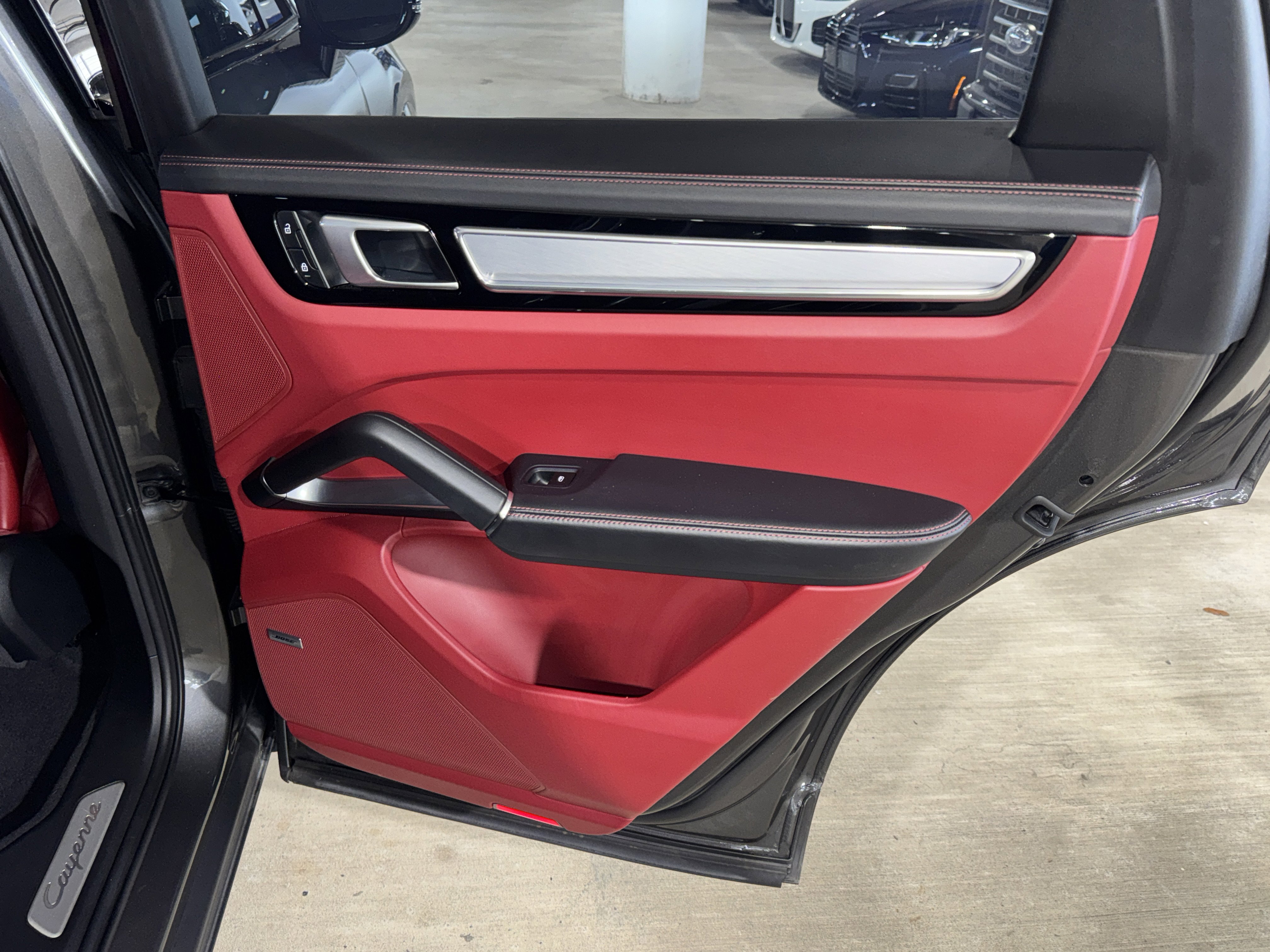 Used 2022 Porsche Cayenne Turbo image 11