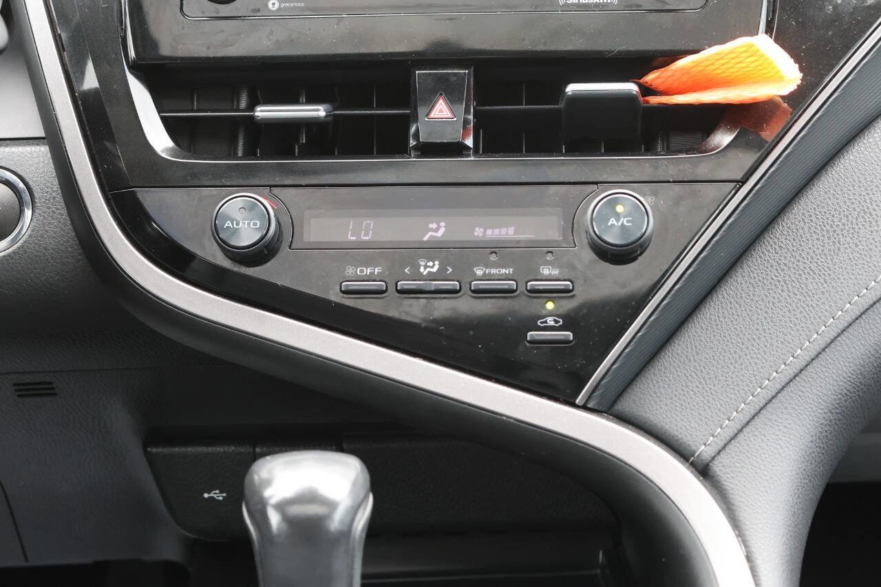 Used 2021 Toyota Camry SE w/ Cold Weather Package AWD/4WD image 21