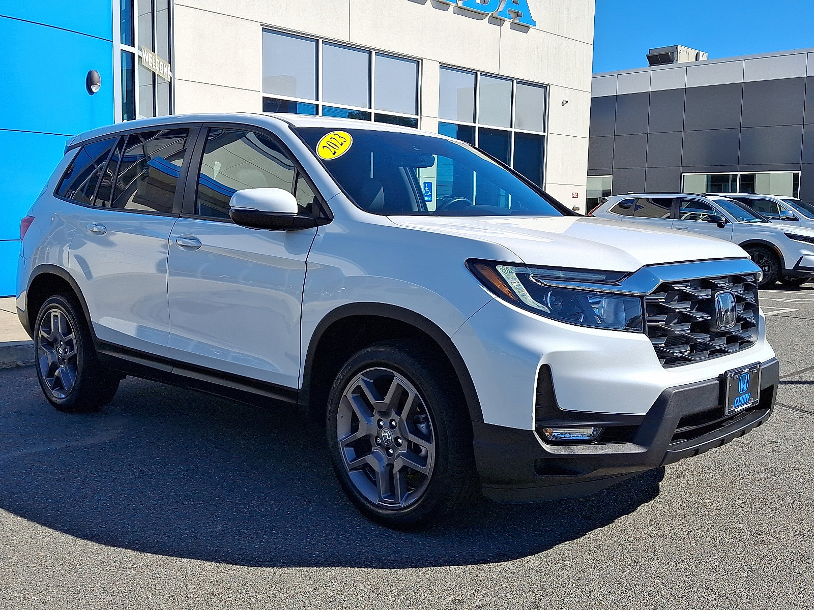 Used 2023 Honda Passport EX-L image 3