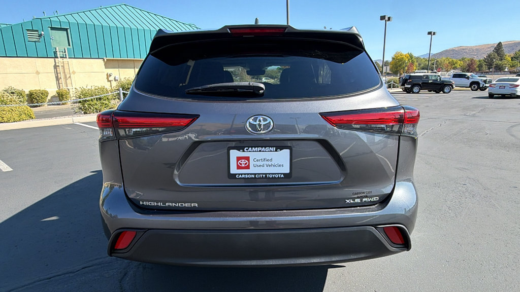 Certified 2023 Toyota Highlander XLE AWD/4WD image 4