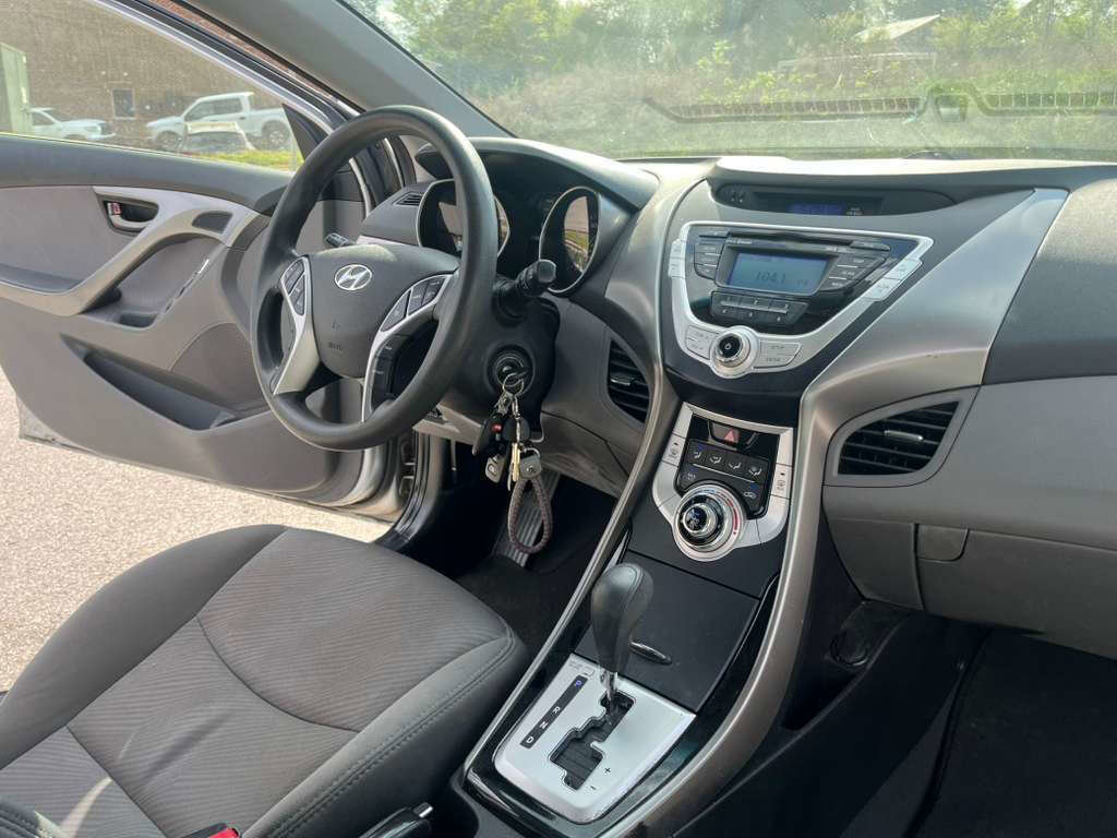 Used 2012 Hyundai Elantra GLS w/ Preferred Pkg 3 FWD image 15