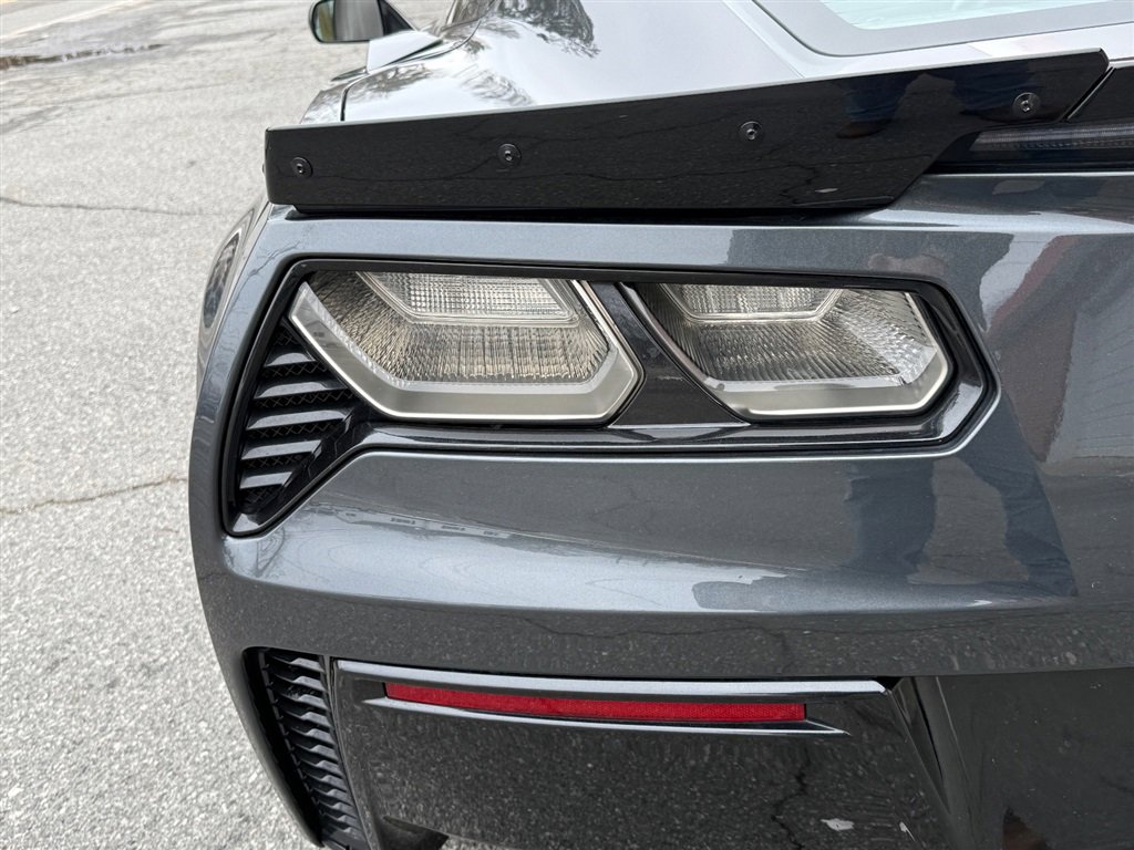 Used 2018 Chevrolet Corvette Z06 RWD image 35