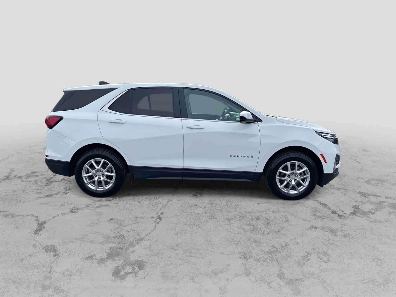 Used 2024 Chevrolet Equinox LT AWD/4WD image 9