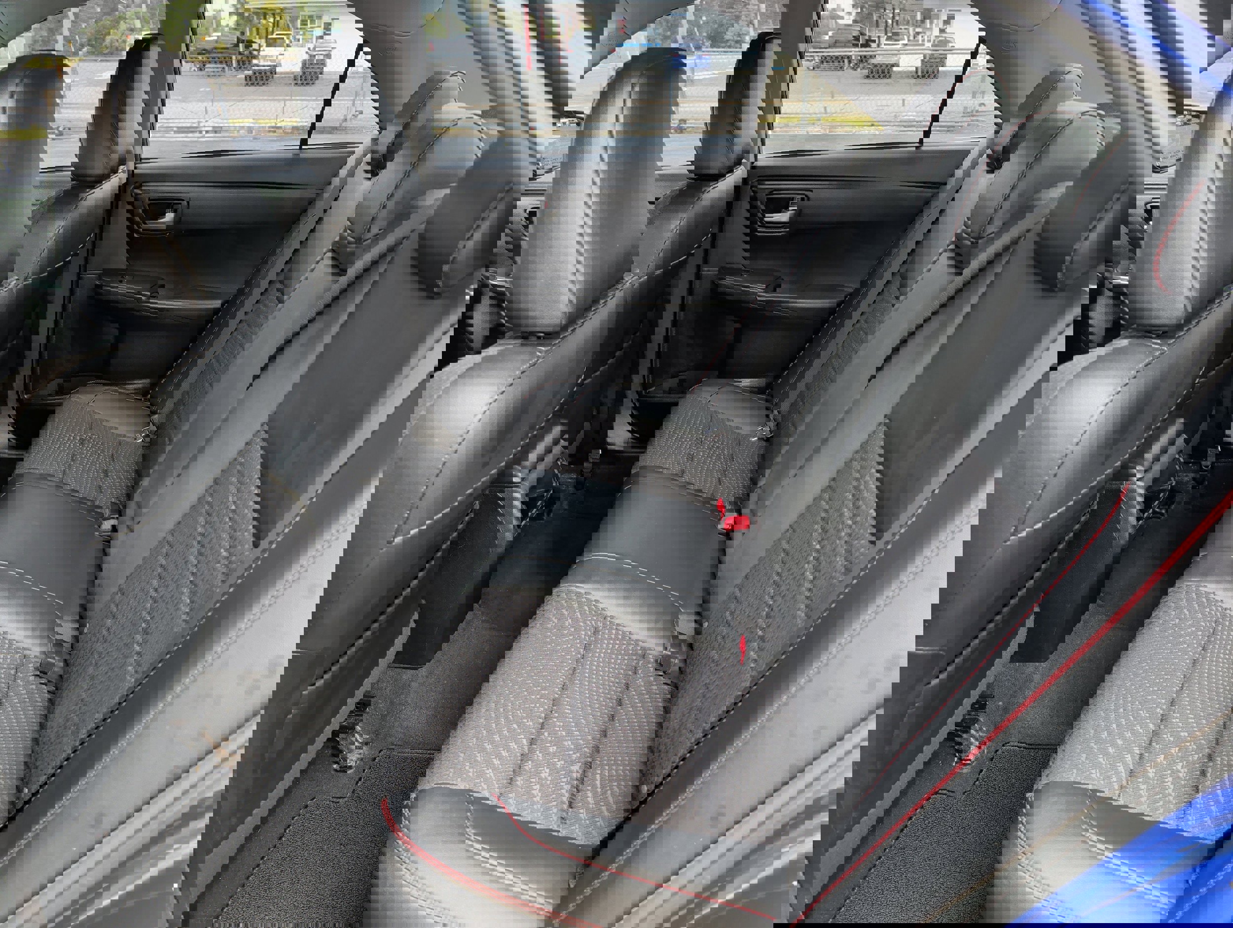 Used 2015 Toyota Camry SE image 12