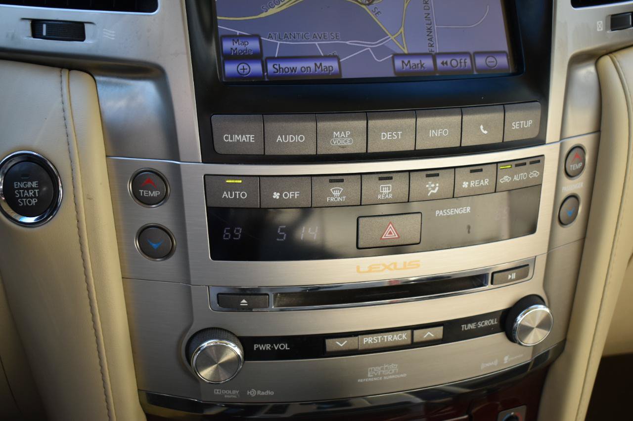 Used 2013 Lexus LX 570 4WD w/ Luxury Pkg image 12