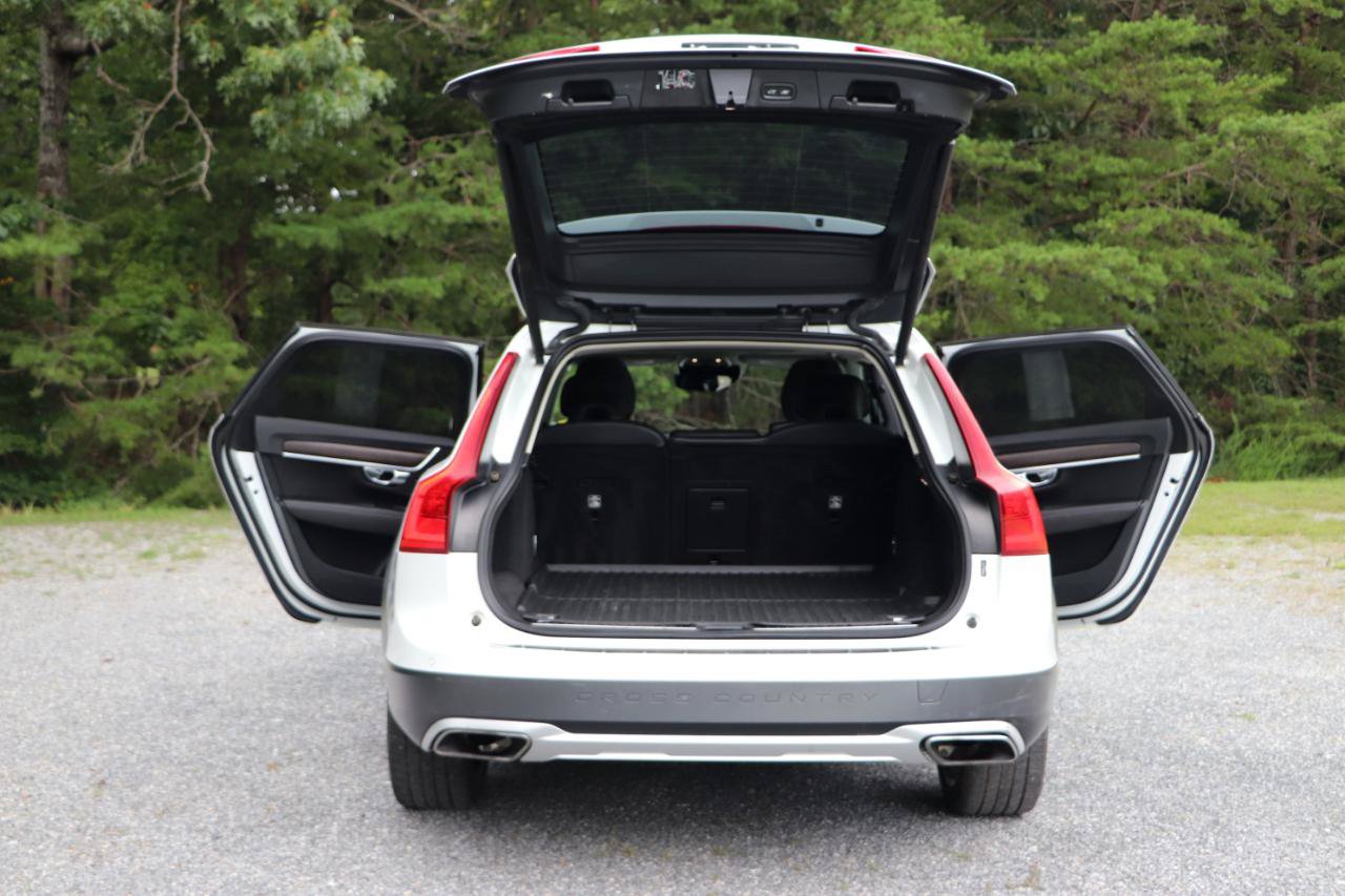 Used 2020 Volvo V90 T6 Cross Country AWD/4WD image 7