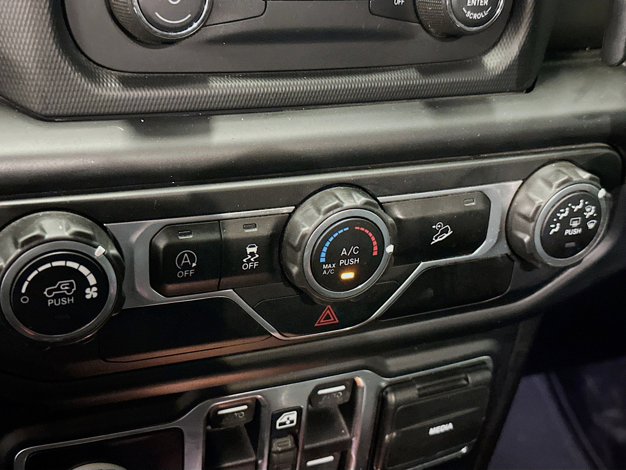 Used 2019 Jeep Wrangler Unlimited Sport S image 24