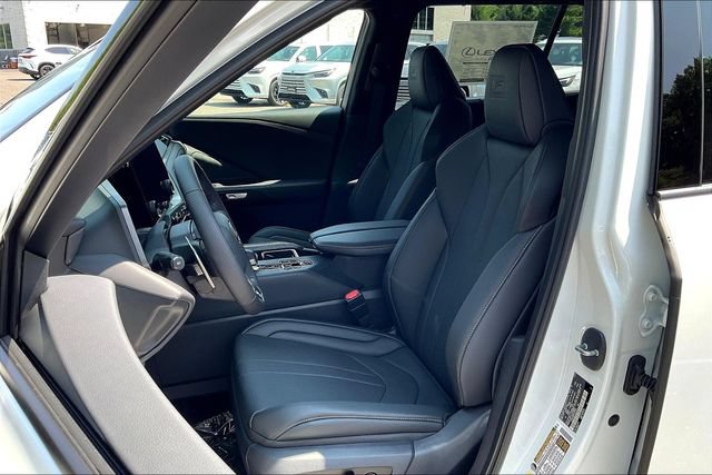 New 2026 Lexus TX 500h AWD w/ Technology Package image 9