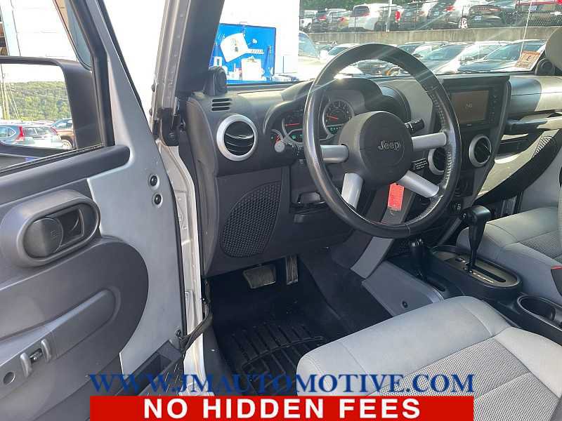 Used 2009 Jeep Wrangler Sahara w/ Dual Top Group AWD/4WD image 3