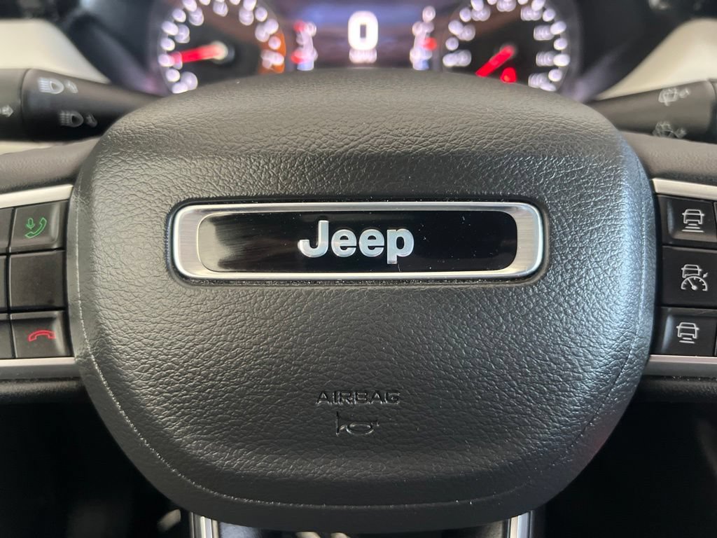 Used 2025 Jeep Compass Limited AWD/4WD image 36