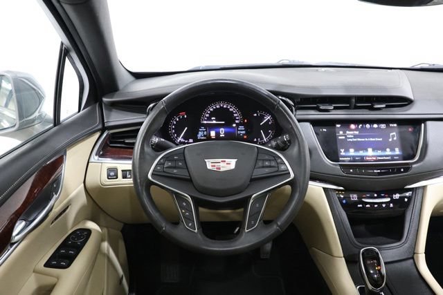 Used 2017 Cadillac XT5 Premium Luxury FWD image 13